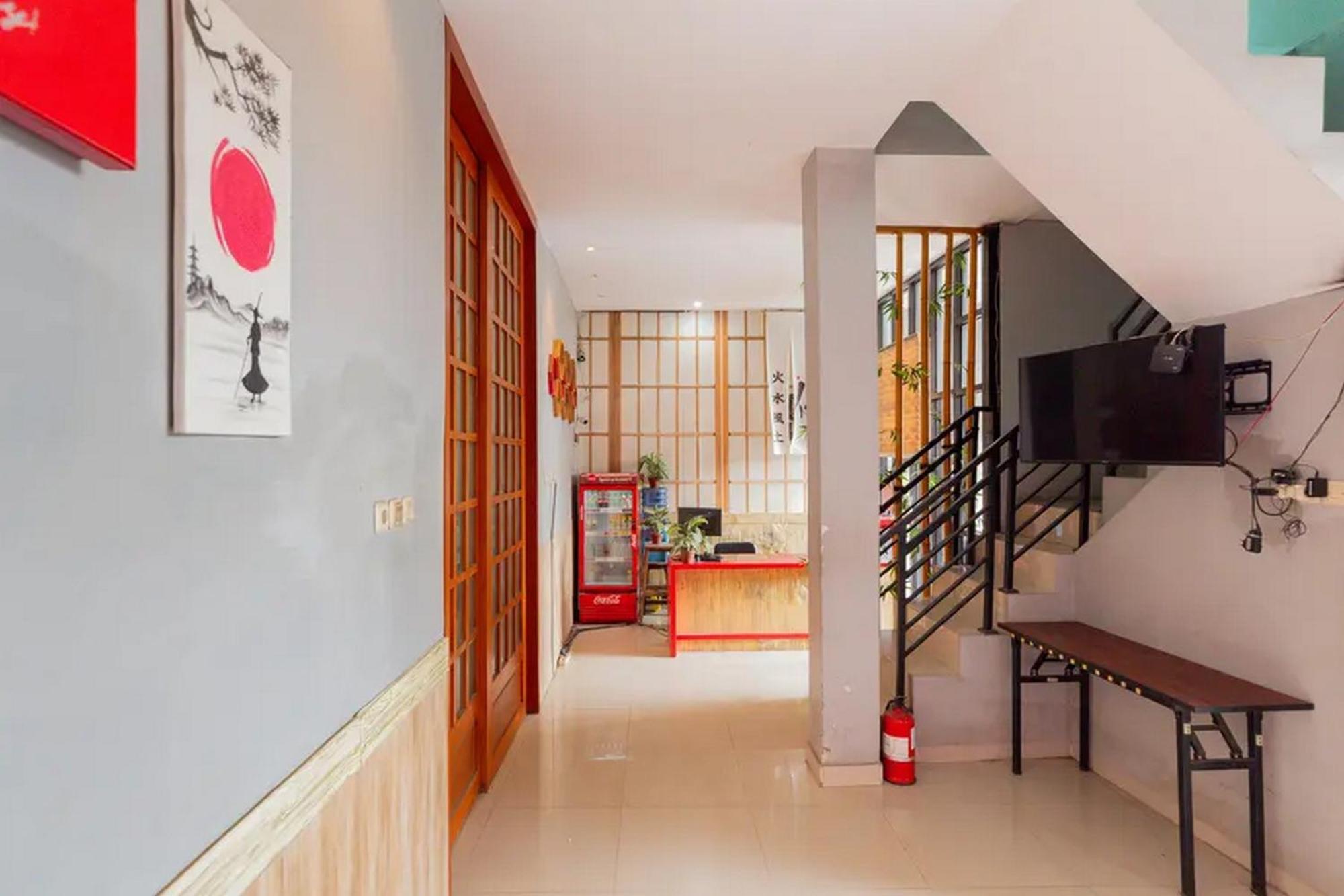 Reddoorz @ Manukan Surabaya Eksteriør bilde