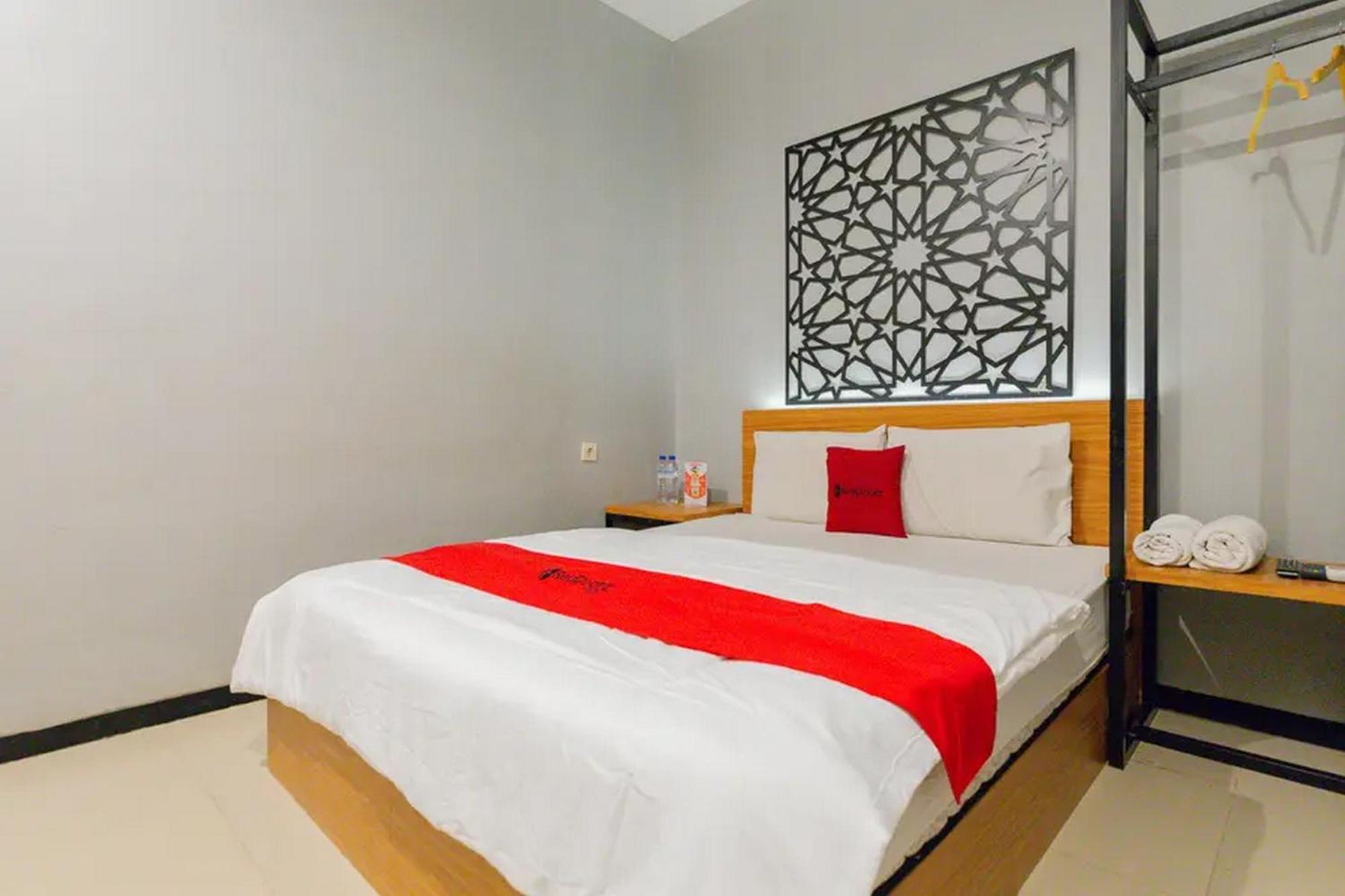 Reddoorz @ Manukan Surabaya Eksteriør bilde