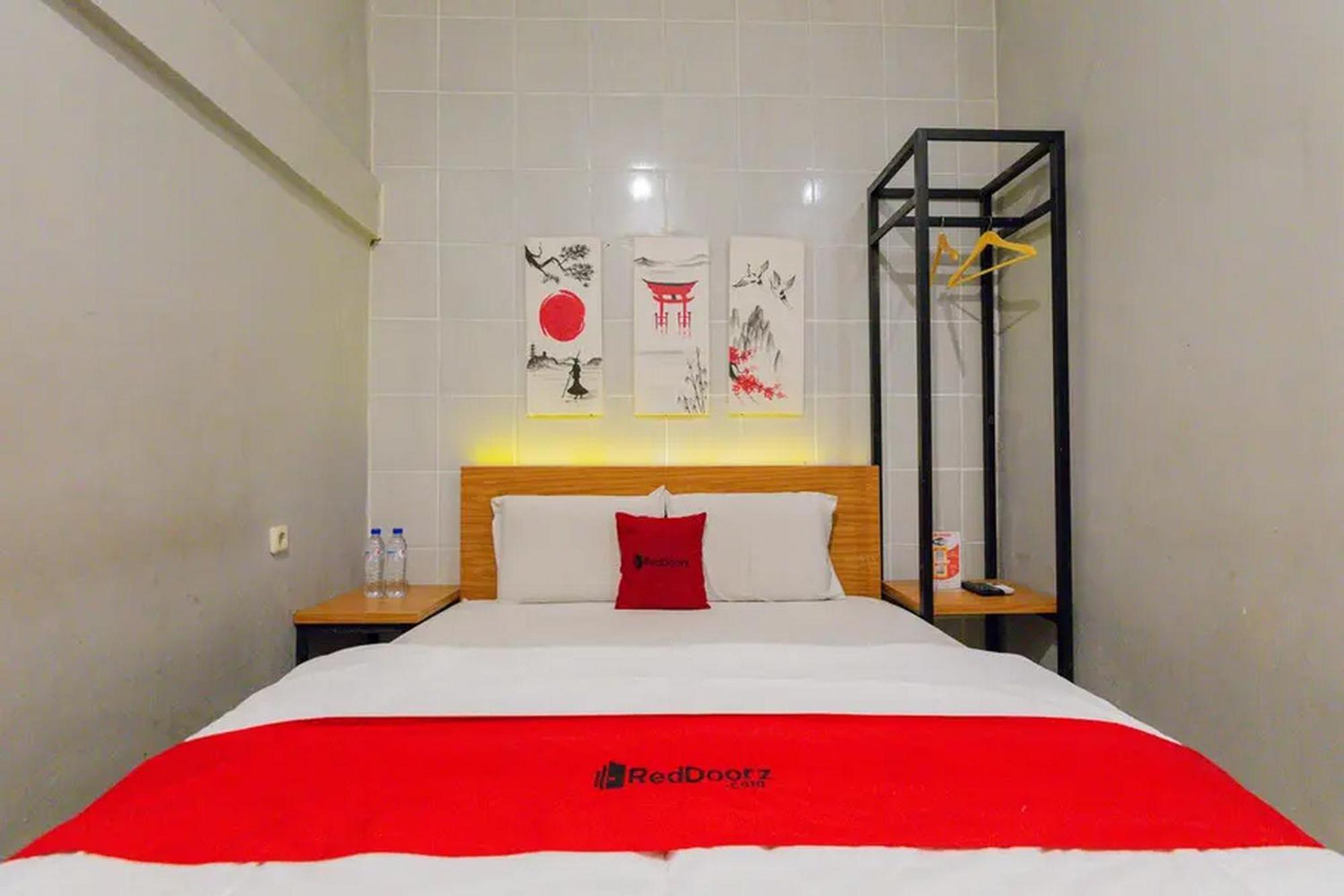 Reddoorz @ Manukan Surabaya Eksteriør bilde