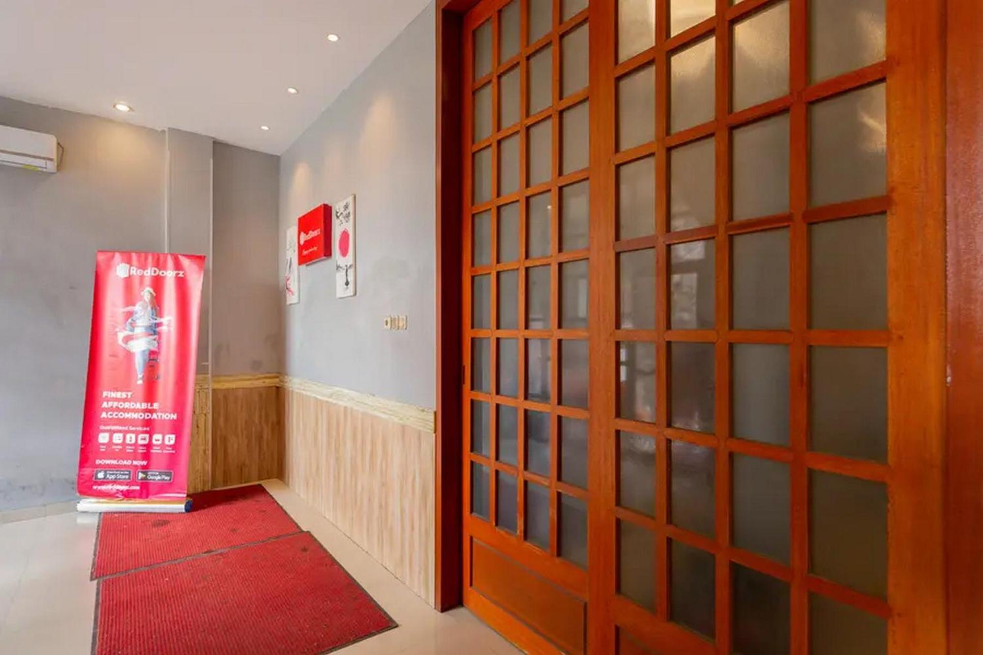 Reddoorz @ Manukan Surabaya Eksteriør bilde