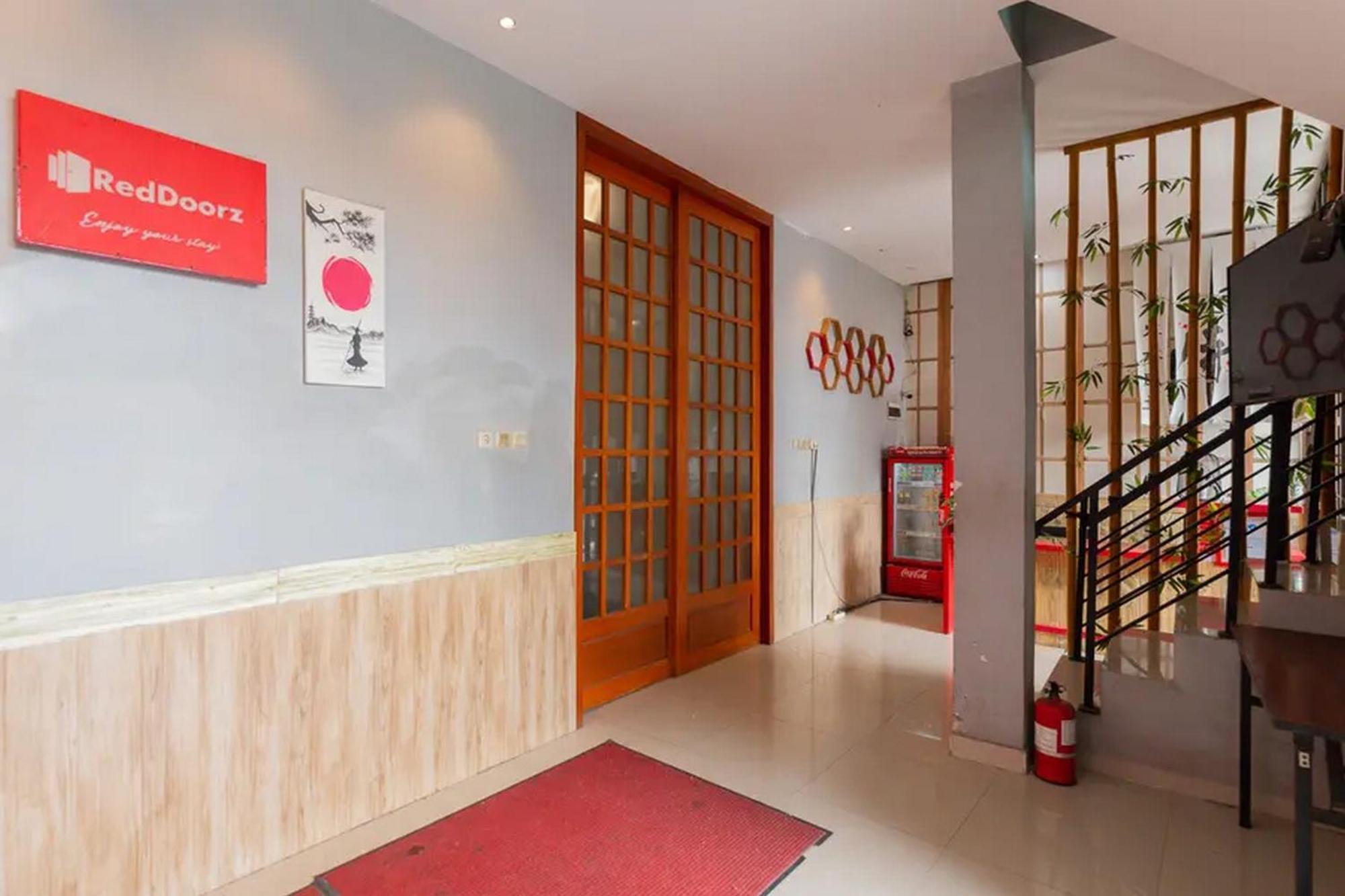 Reddoorz @ Manukan Surabaya Eksteriør bilde