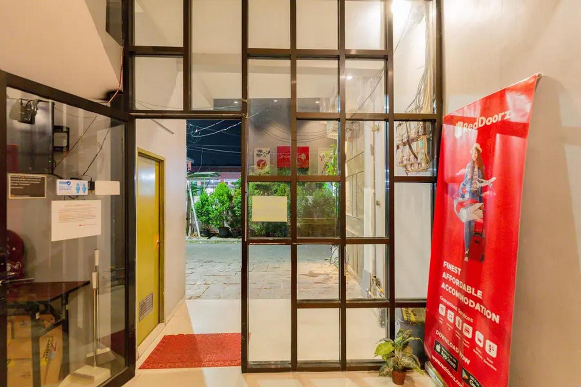 Reddoorz @ Manukan Surabaya Eksteriør bilde