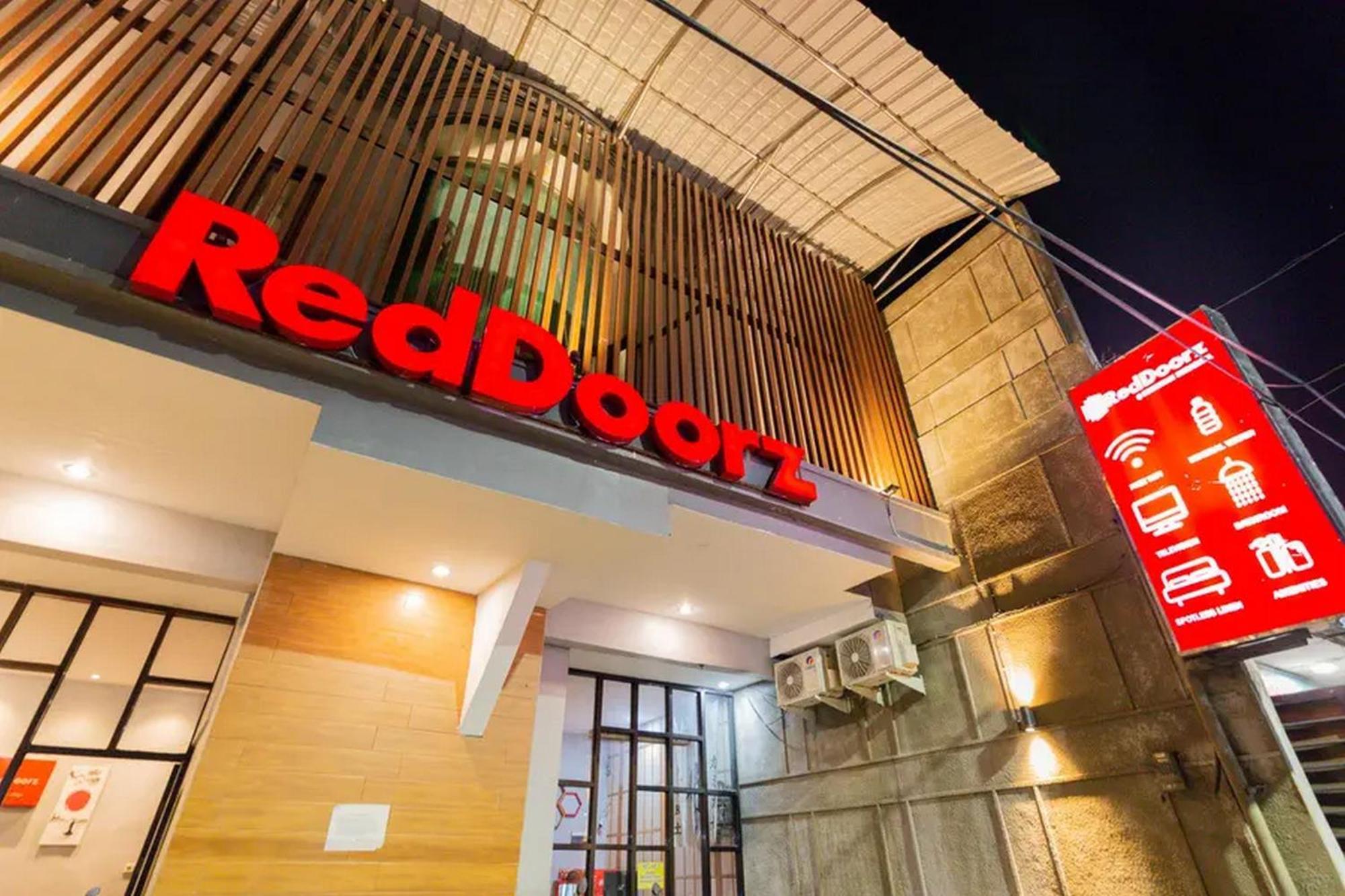 Reddoorz @ Manukan Surabaya Eksteriør bilde