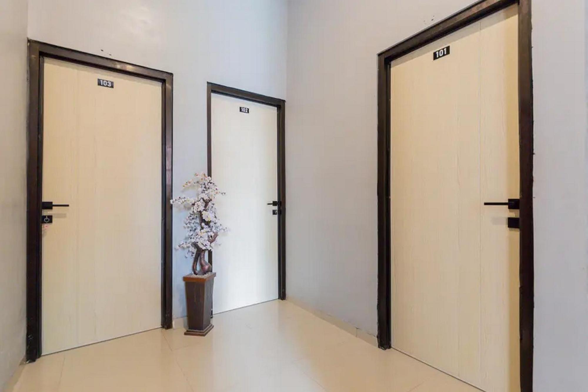 Reddoorz @ Manukan Surabaya Eksteriør bilde